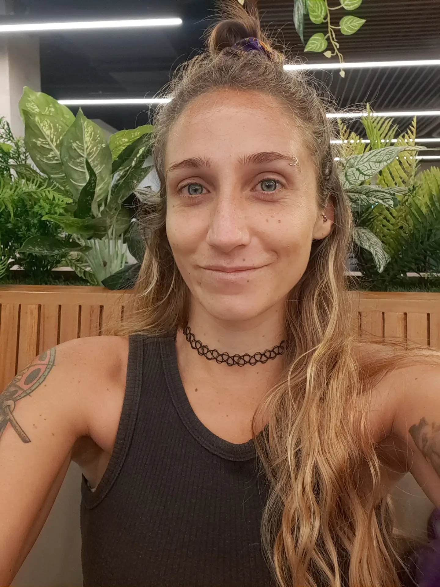 Mujer feliz por sus clases de entrenamiento personal en Sevilla con Pancho